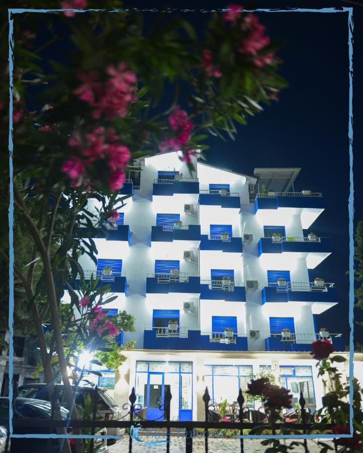 Blue Balcony Hotel Golem  Buitenkant foto